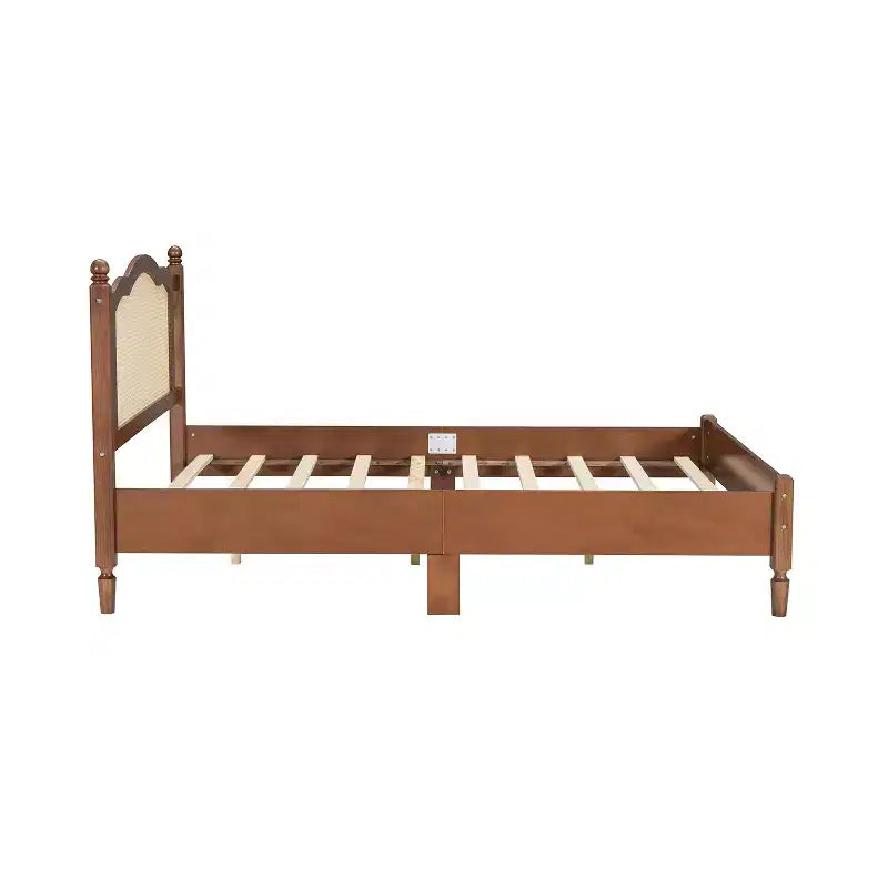 Lit plateforme Queen en bois avec tête de lit en rotin naturel, cadre de lit vintage avec support à lattes, noyer