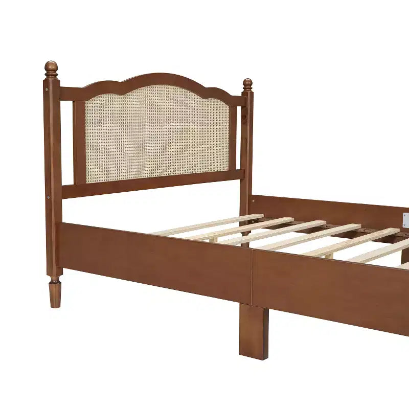 Lit plateforme Queen en bois avec tête de lit en rotin naturel, cadre de lit vintage avec support à lattes, noyer