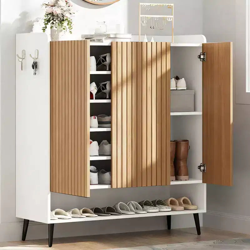 Grand meuble à chaussures 3 portes avec étagères réglables à 6 niveaux et crochets – 30+ paires