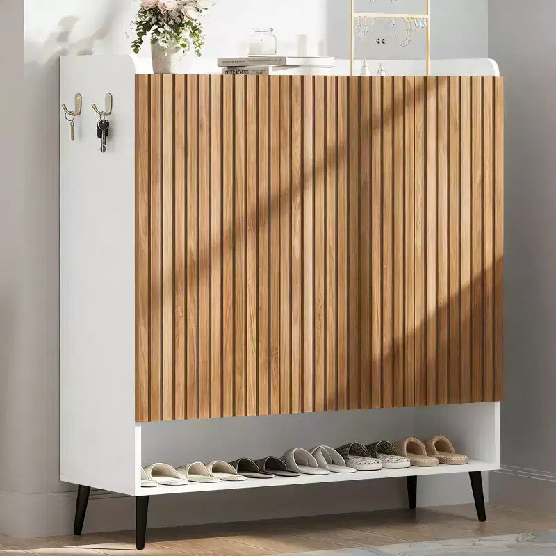 Grand meuble à chaussures 3 portes avec étagères réglables à 6 niveaux et crochets – 30+ paires