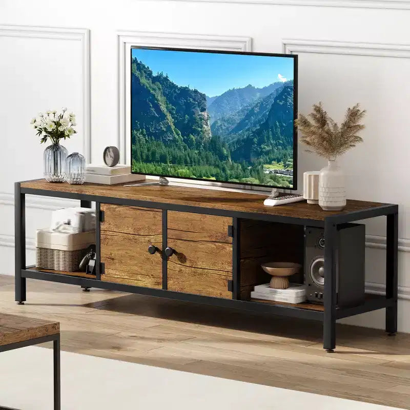 Meuble TV marron rustique pour salon, meuble de divertissement de 165 cm avec 2 armoires, étagères ouvertes, pieds en métal, convient aux téléviseurs jusqu'à 75 pouces