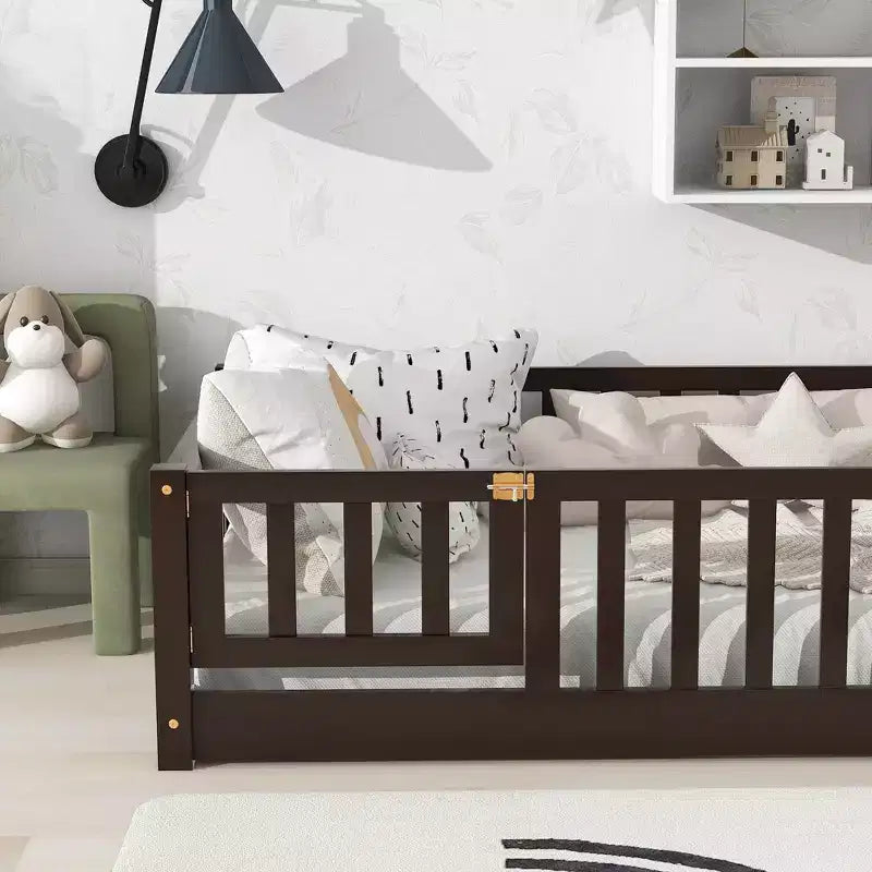 Lit double superposé avec clôture et porte, cadre de lit en bois massif pour tout-petits